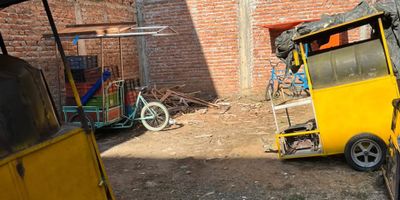 Importante lote en venta zona mixta residencial y principal de la avenida ciudad de cali área 6 de frente x15 fondo área lote 90mt 
Estrato 4 valle del Lili 
Está libre de limitaciones al dominio y cualquier deuda.
Ideal para inversionistas para construcción de apartamentos en edificios por la zona residencial, cerca a hotel plaza del Lili, colegio senderos del Lili, a la vuelta de la avenida ciudad de cali y restaurante s, tindas D1.