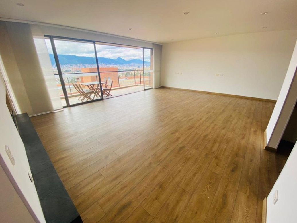 Apartamento de 3 alcobas en arriendo en Suba Naranjos, Bogotá, 224 m² · foto 2 de 20