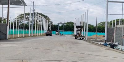 ARRIENDO BODEGA Parque Industrial Palmaseca,  Bodegas desde 1.000 mts para estrenar, A 7 minutos del aeropuerto , 14 ancho x72 fodo, Altura 9 mts a los costados, 11 mts en la Cumbrera, Resistencia del Piso 4.500 psi, Porton 5 mts de alto x6 mts de ancho, Buena iluminación, Teja Metálica Prepintada, 25 kva, Admon $500.000
Amplias vías de acceso, Entra Tractomula , Portería, Aljibe y Pozo Séptico, 36 lotes. Completamente terminada. Se puede diseñar a tu necesidad. 
