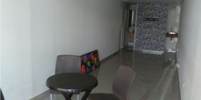 ¡Oficina en Arriendo en Belén, Manizales! ?✨

Ubicada sobre vía principal, esta oficina de 40 m² es ideal para quienes buscan un espacio funcional, bien iluminado y con excelente ubicación.

Características de la Oficina:
Amplia y luminosa, perfecta para un ambiente de trabajo cómodo.
Pisos en porcelanato que brindan un acabado moderno y elegante.
Baño privado y cocineta para mayor comodidad.

Su ubicación estratégica en Belén facilita el acceso y la visibilidad para tu negocio.

¡No dejes pasar esta oportunidad! Contáctanos para más información y agenda tu visita. ?
