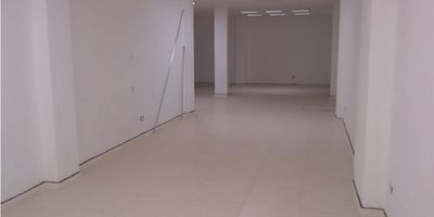 ¡Local en Arriendo en el Centro de Manizales! ??️?️

Este amplio local de 113 m² es ideal para restaurante o almacén, ubicado en una de las zonas más comerciales de Manizales.

? Características:
Espacio amplio e iluminado
Pisos en porcelanato
1 baño
Excelente ubicación, cerca de centros comerciales y supermercados

❌ Restricciones: No se permite venta de licores.

? Ubicación estratégica con alto flujo peatonal y fácil acceso.

¡Agenda tu visita y haz crecer tu negocio! ?
