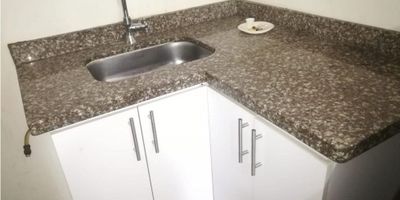 Local en Arriendo en Los Cámbulos, Manizales ?✨

¡Tu negocio en el lugar ideal! Este local de 30 m² en Los Cámbulos ofrece amplitud, excelente iluminación y una ubicación estratégica para atraer clientes.

? Espacios y Comodidades: Cuenta con piso en cerámica/mármol, 1 baño, nevera y estufa incluidas. Además, el propietario instalará el gas una vez se arriende.

?️ Opción para Mesas en Exterior: Aprovecha la posibilidad de colocar mesas en la parte de afuera, ideal para negocios de gastronomía o atención al público.

? Ubicación Estratégica: En una zona de alto flujo, perfecta para diferentes tipos de negocios.

¡No dejes pasar esta oportunidad! Contáctanos para más información y agenda tu visita. ??
