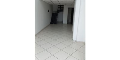 Local con buenos acabados, ubicado cerca de una avenida principal de la ciudad, excelente sector.

Consta de 2 niveles, un baño, gas natural y suelos en cerámica.
