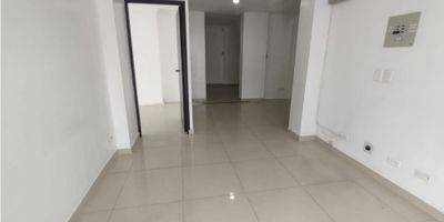 ? ¡Local Comercial en Arriendo en Alta Suiza, Manizales! ?

Aprovecha la oportunidad de establecer tu negocio en este espacioso local comercial, estratégicamente ubicado en Alta Suiza, una de las zonas más transitadas y comerciales de Manizales. Ideal para oficinas o negocios que requieren amplios espacios.

? Espacios Amplios: Con un área de terreno de 125 m², este local de dos niveles cuenta con una distribución versátil que incluye cuatro oficinas, dos espacios amplios y tres baños, ofreciendo un entorno perfecto para diversas actividades comerciales.

?️ Comodidades del Local: El local cuenta con 2 armarios, una bodega y suelos en cerámica/mármol que brindan un toque profesional y son fáciles de mantener. El acceso pavimentado facilita la llegada de clientes y proveedores.

? Acceso y Ubicación: Situado en una zona con acceso pavimentado y cercana a parques y transporte público, este local ofrece una ubicación estratégica para maximizar la visibilidad y accesibilidad de tu negocio.

? Características Adicionales: La ubicación del local en el primer piso garantiza un fácil acceso. Cabe destacar que este local no está adecuado para negocios de comidas, lo que lo hace ideal para oficinas, tiendas o servicios que requieran un espacio amplio y bien distribuido.

¡No pierdas la oportunidad de llevar tu negocio al siguiente nivel con este excelente local en Alta Suiza, Manizales! Contáctanos hoy mismo para más información y para programar una visita.

¡Establece tu negocio en el corazón comercial de Alta Suiza!


