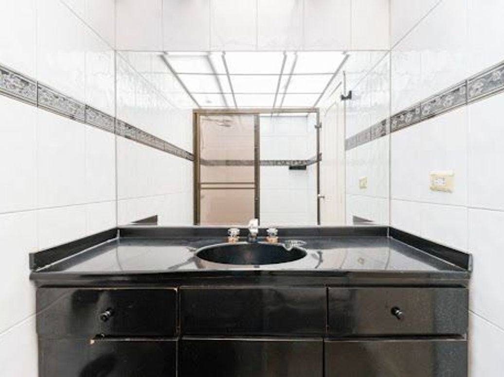 Casa de 6 alcobas en venta en Santa Monica, Bogotá, 241 m² · foto 17 de 20
