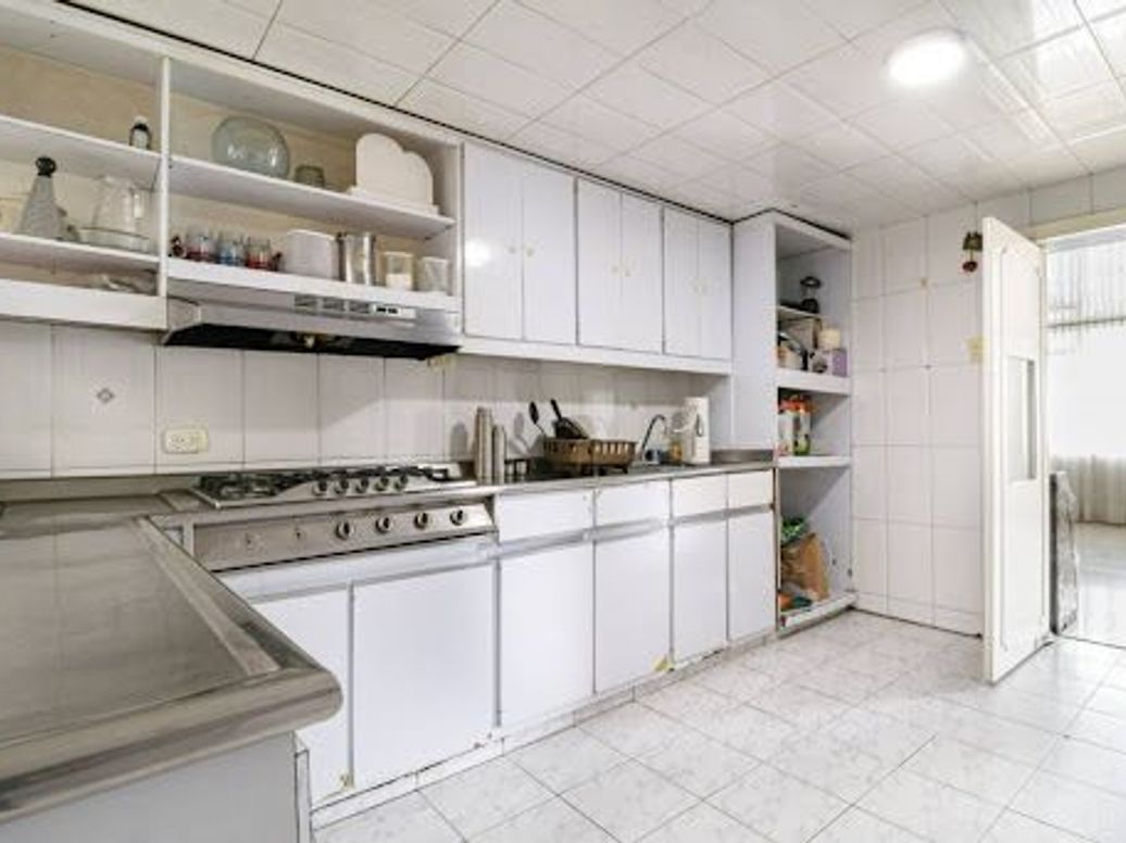 Casa de 6 alcobas en venta en Santa Monica, Bogotá, 241 m² · foto 10 de 20