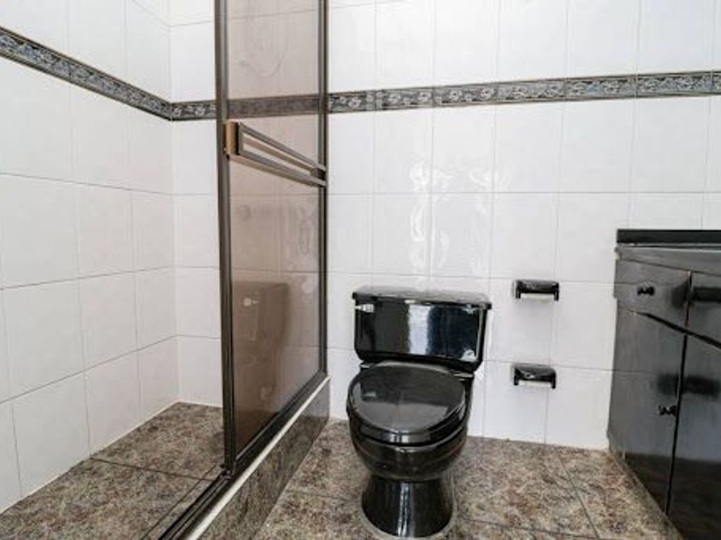 Casa de 6 alcobas en venta en Santa Monica, Bogotá, 241 m² · foto 16 de 20