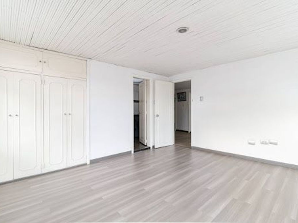 Casa de 6 alcobas en venta en Santa Monica, Bogotá, 241 m² · foto 15 de 20