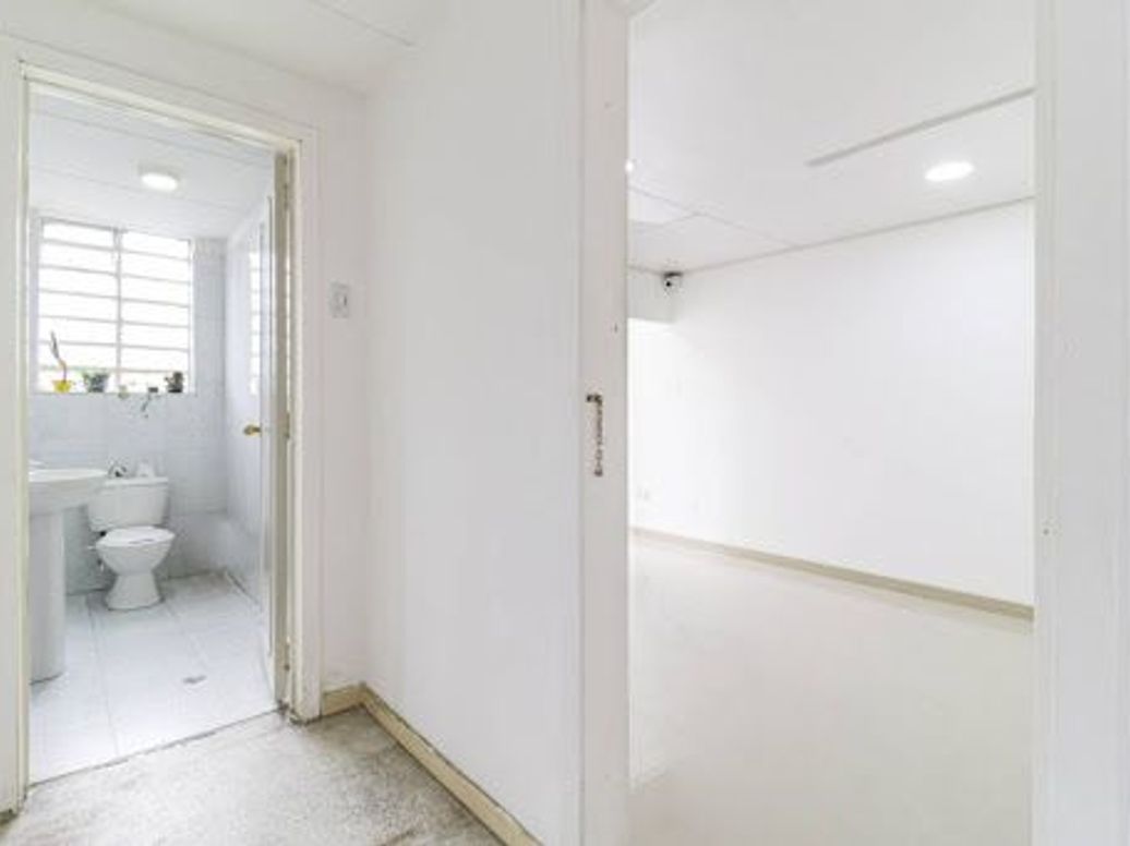 Casa de 6 alcobas en venta en Santa Monica, Bogotá, 241 m² · foto 3 de 20