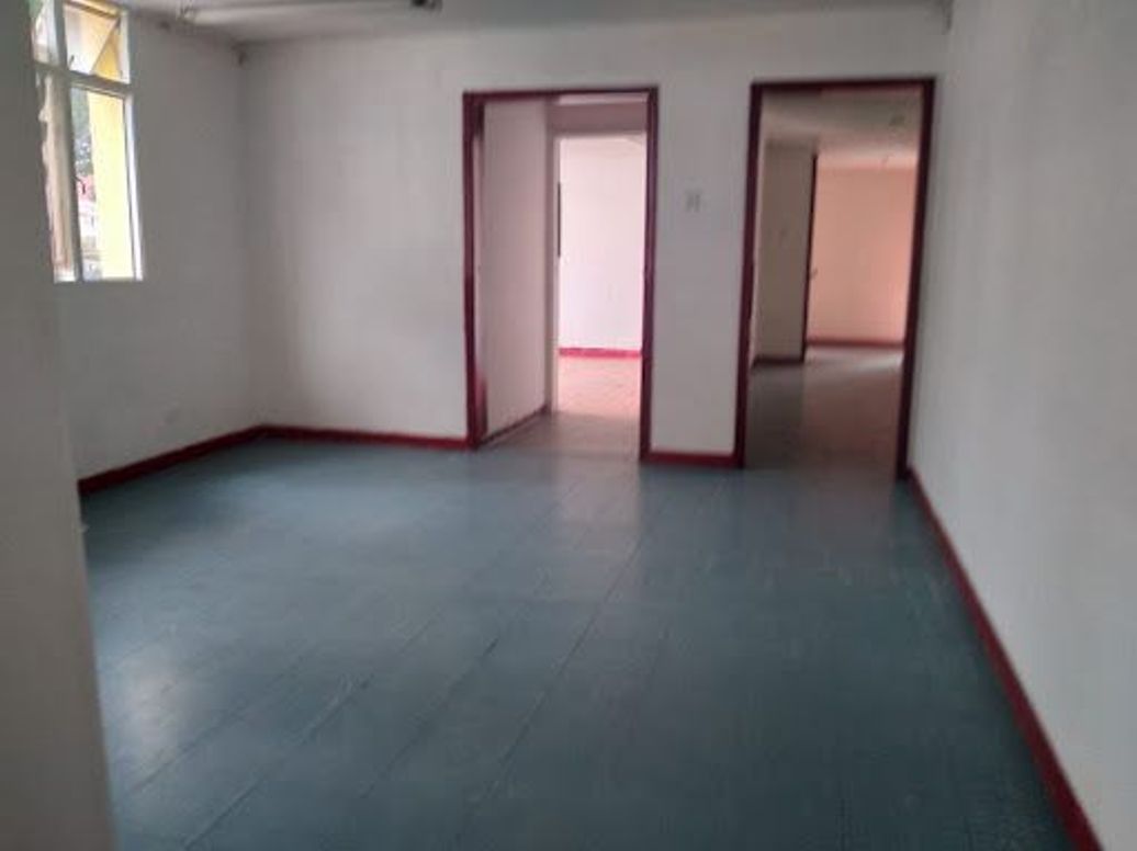 Casa de 8 alcobas en venta en Ciudad Berna, Bogotá, 400 m² · foto 3 de 13
