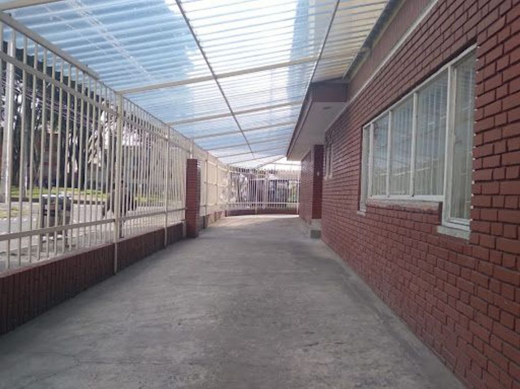 Casa de 8 alcobas en venta en Ciudad Berna, Bogotá, 400 m² · foto 4 de 13