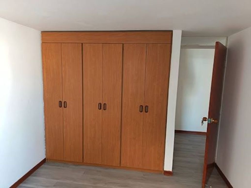 Apartamento de 2 alcobas en venta en Sabana De Tibabuyes, Bogotá, 51 m² · foto 9 de 20