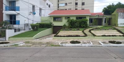 Se arrienda comodo apartaestudio amoblado en Ciudad Jardín

Disfruta de la comodidad de este apartaestudio amoblado y muy bien ubicado, ya que se encuentra en una zona estratégica de la ciudad, a pocos minutos de la Universidad Metropolitana, el Parque Sagrado Corazón, las oficinas de Instrumentos Públicos, piscinas de Comfamiliar y otros puntos de interés.
