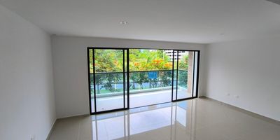 SE ARRIENDA ESPECTACULAR APARTAMENTO EN COLINA DEL HATO PARA ESTRENAR CONSTA DE TRES ALCOBAS DOS BAÑOS SALA COMEDOR COCINA INTEGRAL ZONA DE ROPAS BALCON CON BBQ HALL DE ESTUDIO DOBLE PARQUEADERO CON BODEGA ZONA SOCIAL COMPLETA Y UNA UNICA OPCION DE VIVIR EN UNA GRAN EXCLUSIVIDAD PARA MAS INFORMACION COMUNICARSE AL 30285992.02 O AL 323800.0121 O AL 30013277.74