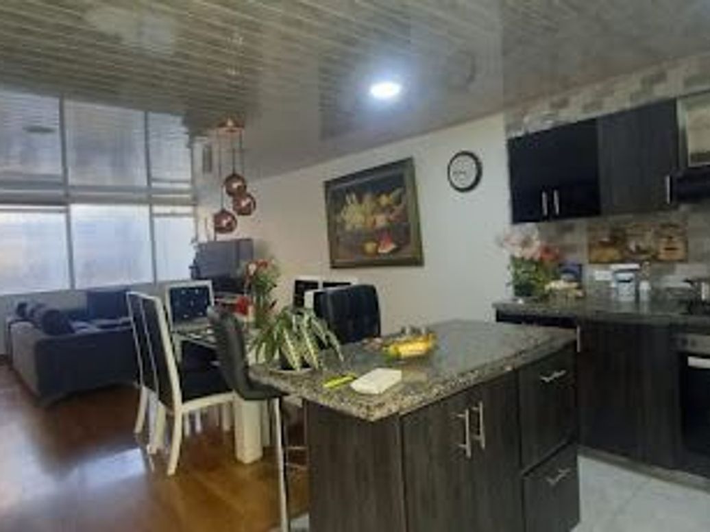 Casa de 7 alcobas en venta en Quinta Paredes, Bogotá, 390 m² · foto 4 de 20