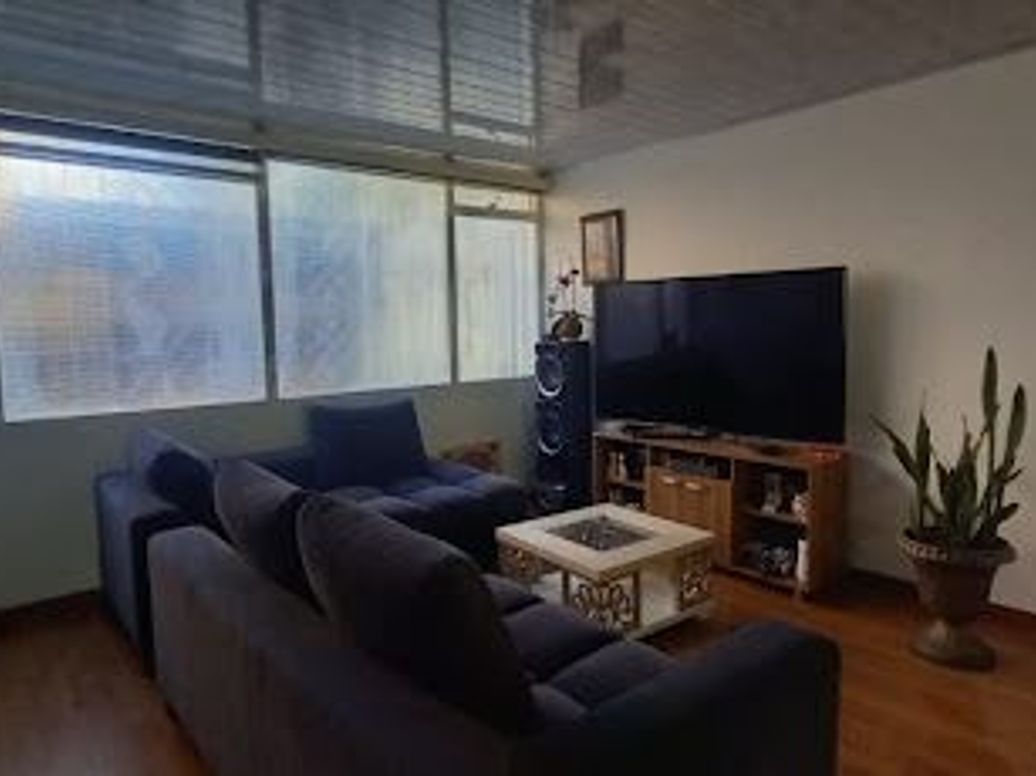 Casa de 7 alcobas en venta en Quinta Paredes, Bogotá, 390 m² · foto 2 de 20