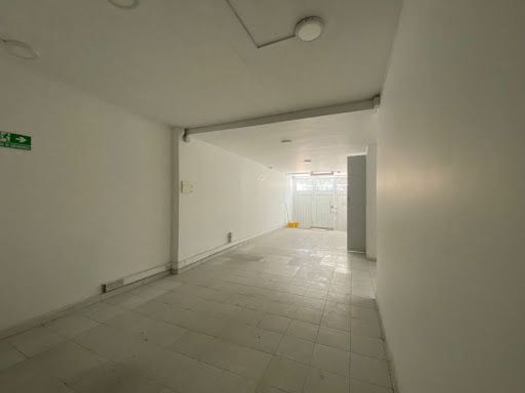 Casa de 6 alcobas en venta en Colombia, Bogotá, 440 m² · foto 15 de 18
