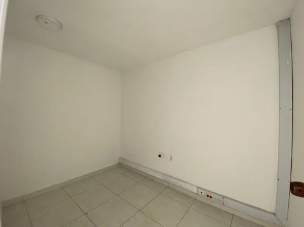 Casa de 6 alcobas en venta en Colombia, Bogotá, 440 m² · foto 5 de 18