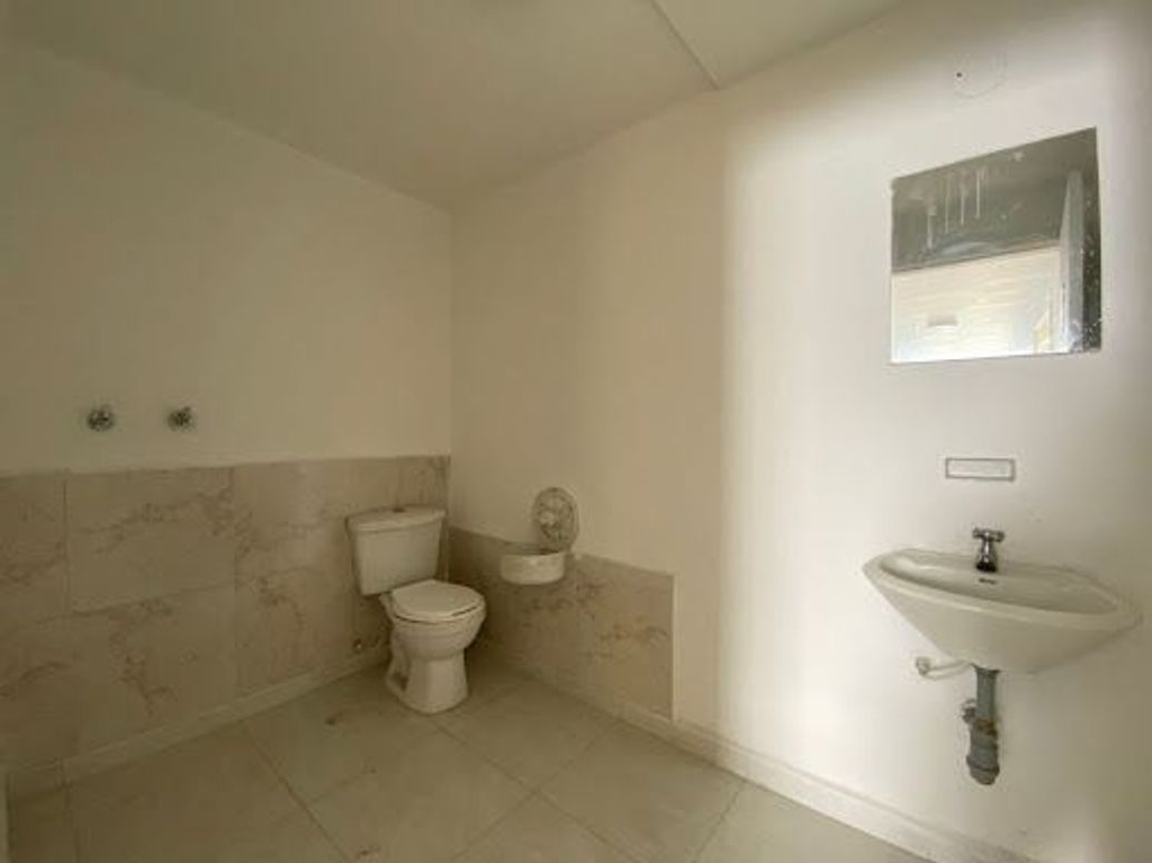 Casa de 6 alcobas en venta en Colombia, Bogotá, 440 m² · foto 10 de 18