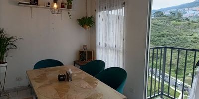 ? Arriendo Apartamento en Calasanz – Unidad Monteparaiso (Piso 20)

? Unidad Monteparaiso

(No incluye muebles)

⭐ Tu Espacio y Comodidad ⭐


 
 3 habitaciones?️
 
 
 2 baños. ?
 
 
 Cocina integral?
 
 
 sala comedor?️
 
 
 un balcón ?
 
 
 parqueadero cubierto. ?️
 


? Beneficios y Entorno de la Unidad

Seguridad y Calidad de Vida ?️?


 
 Unidad Monteparaiso: Disfruta de la tranquilidad y seguridad de una unidad residencial con vigilancia. ?‍♂️
 
 
 Sector Residencial: Calasanz es conocido por ser un barrio familiar y muy tranquilo, perfecto para el descanso. ?‍♀️
 


Conexión Rápida y Fácil ??


 
 Metro: Estarás cerca de la Estación Floresta (Línea B). ¡Llega rápido al Estadio y al Centro! ?️
 
 
 Rutas Integradas: El mejor beneficio es la conectividad directa por medio de buses integrados (Coonatra, Calasanz-Boston y otras rutas) que te llevan de la unidad a la Estación Floresta del Metro. ?
 
 
 Vías Principales: Rápido acceso a la Avenida 80 y otras vías importantes. ?
 


Puntos de Referencia y Servicios ??


 
 Mercados: Cercanía a varios supermercados y tiendas de barrio. ?️
 
 
 Educación: Colegios e Iglesias en el sector. ⛪
 
 
 Deporte y Ocio: Calasanz tiene cercanía a las Unidades Deportivas de La Floresta y el Estadio ?‍♂️⚽
 


? Contáctame para más información o agendar una visita.
