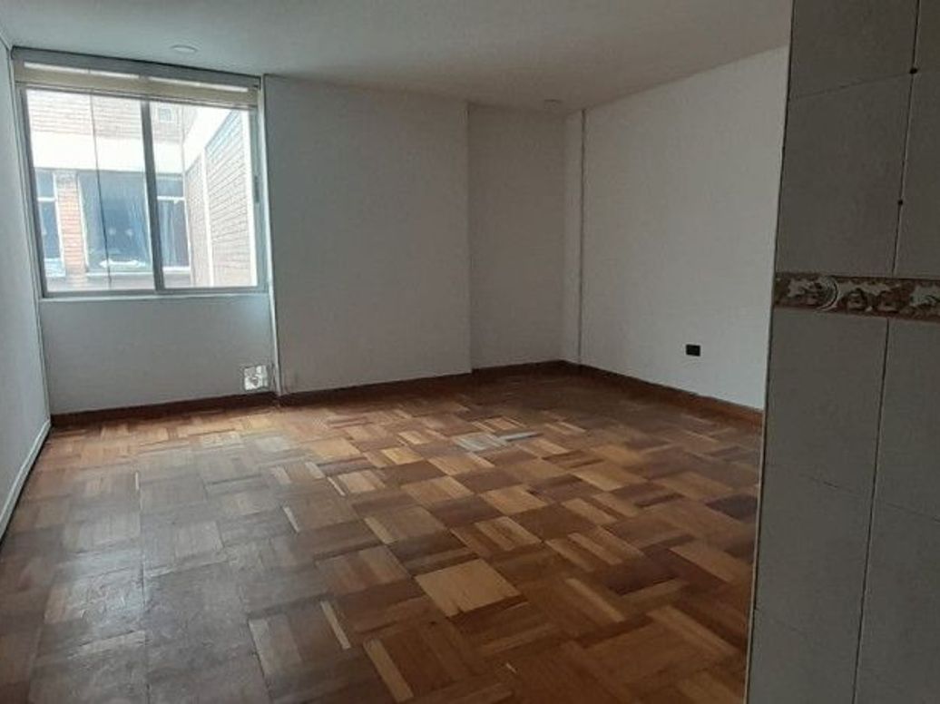 Apartaestudio en venta en Las Nieves, Bogotá, 40 m² · foto 2 de 17