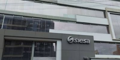 Excelente oficina amplia e iluminada cuenta con un área de 73.80 metros cuadrados cuenta con espacios de uso corporativo ideal para actividades empresariales, tiene baño, vista al exterior e interior, buenas zonas comunes en edificio empresarial moderno tiene vigilancia 247, garaje cubierto, ascensores, sala de reuniones, ubicado en sector residencial y comercial