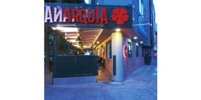 Excelente oportunidad de hacer parte del Boulevard Niza, un lugar, ideal para que tu negocio crezca y sea visto por un sin numero de personas que buscan un lugar nuevo y exclusivo. El boulevard se encuentra a tres cuadras de la iglesia de la América, en el parque del triángulo. un lugar privilegiado para el comercio ya que cuenta con tres vías de acceso, donde es transitado tanto por transeúntes como vehículos de manera constante, adicionalmente cuenta con una placa deportiva, colegios y una variedad de unidades residenciales muy cercanas. El Boulevard cuenta con un total de ocho locales comerciales totalmente nuevos, de los cuales cinco ya se encuentran operando, aquí encontraras una pizzería y una hamburguesería, estamos a la espera de tu producto para ocupar nuestros 3 últimos locales comerciales. Anímate y haz que tu negocio sea un éxito en este lugar ¡

Aparta tu cita para enseñarte las bondades de este lugar ¡
