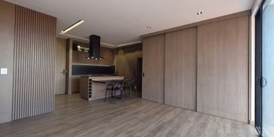 ¿Buscas un lugar para llamar hogar?
Este apartamento tiene el espacio y la ubicación ideal para ti y tu familia.
? 2 habitaciones cómodas
? 3 baños modernos
? 2 parqueaderos privados
? 89.74 m² para vivir y decorar a tu gusto
? Cerca de transporte, comercio y servicios

Una excelente opción para quienes buscan tranquilidad, acceso y comodidad.
? Agenda tu visita hoy mismo.
? Código: 07
