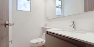 Apartamento - CÃ³digo 27

Â¡No dejes pasar esta oportunidad! Vive en este espectacular apartamento de 95 mÂ² con 3 habitaciones, 2 baÃ±os y 2 parqueaderos. Ideal para familias que buscan comodidad y una excelente ubicaciÃ³n. Espacios amplios, bien distribuidos y con todas las comodidades que necesitas para disfrutar de tu hogar.
 Â¡ContÃ¡ctanos ahora y agenda tu visita!
