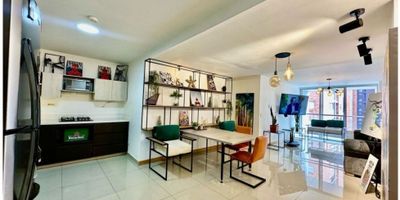 APARTAMENTO A LA VENTA EN ENVIGADO PORTAL

102 mts, 3 alcobas, 2 baÃ±os, cocina abierta,balcon,Â 2 parqueaderos lineales, cuarto util, ascensor.

Edificio con terraza con asador y gimnasio.Â 

Cerca delÂ Centro Comercial Viva Envigado y la estaciÃ³n del metro de Envigado.Â TambiÃ©n se encuentra cerca de laÂ Plaza de Mercado de EnvigadoÂ y elÂ Parque de San JosÃ©.Â 
