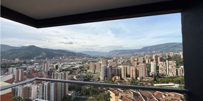 Venta de espectacular apartamento en Sabaneta con hermosa vista en unidad completa casi nuevo   Este apartamento se caracteriza por sus amplios espacios y su hermosa vista a la ciudad    En sus 84 m2 cuenta con 3 habitaciones amplias, la principal con baño, vestier y un espectacular balcón con hermosa vista   Unidad completa    Apartamento casi nuevo   Precio de oportunidad 
