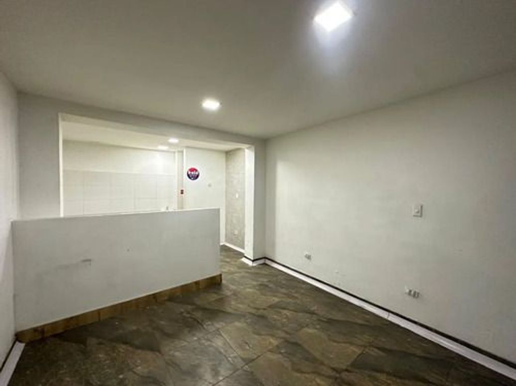 Casa de 6 alcobas en venta en La Fraguita, Bogotá, 252 m² · foto 2 de 10