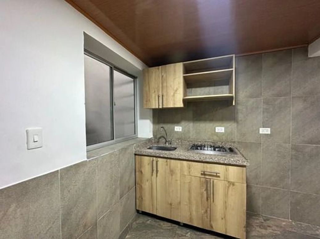 Casa de 6 alcobas en venta en La Fraguita, Bogotá, 252 m² · foto 5 de 10