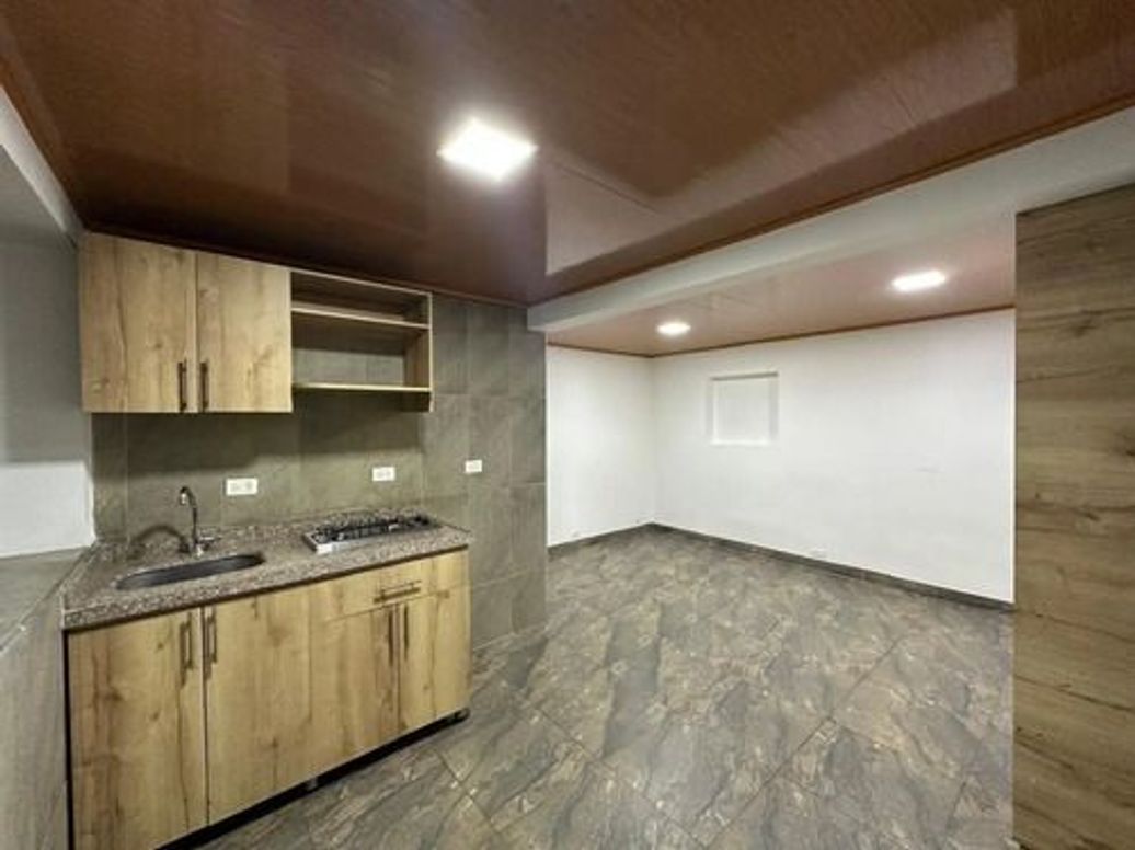 Casa de 6 alcobas en venta en La Fraguita, Bogotá, 252 m² · foto 3 de 10
