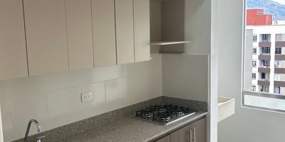 Apartamento de 61 M2

Piso 24

Sala comedor, 3 habitaciones, 2 baños, cocina integral, piso porcelanato, balón y parqueadero cubierto.

La unidad cuenta con piscina, zona de mascotas, gimnasio salon social y porteria 24 horas.


Ubicación privilegiada,  Cerca de almacenes de cadena D1, de colegios La Salle de Bello, Sagrado Corazón de María y Andrés Bello, a solo minutos de la Universidad San Buenaventura y muy cerca de Comfama de Bello.

