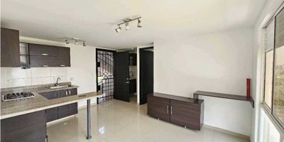 "?✨ ¡Descubre tu nuevo hogar en Barranquilla! ? Arrienda un hermoso apartaestudio frente al Parque Eugenio Macias. 

 

? Con una acogedora habitación con baño privado, ? una funcional zona de labores, ?️ una cocina integral lista para tus recetas y ?️ una sala perfecta para relajarte o recibir visitas. 

 

Este edificio cuenta con: 

? Ascensor, 

? Portería las 24 horas, 

? ¡y parqueadero bajo techo para tu comodidad! 

 

No dejes pasar esta oportunidad de vivir en un lugar que combina confort y seguridad. ¡Contáctanos y ven a conocerlo! ?? 

 

#Barranquilla #Arriendo #VidaConfortable #HogarDulceHogar #Apartaestudio #ParqueEugenioMacias #TuEspacioIdeal"
