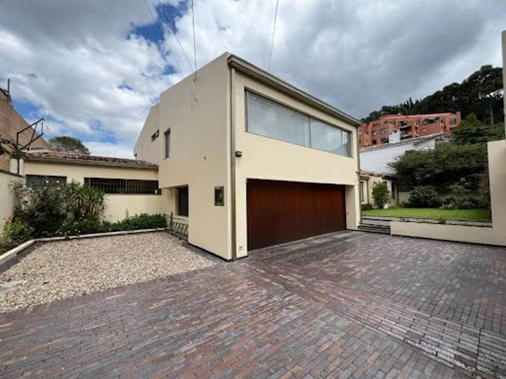 Casa de 4 alcobas en venta en Santa Barbara Alta, Bogotá, 414 m² · foto 2 de 20