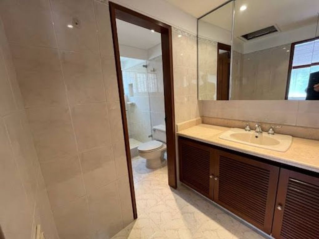 Casa de 4 alcobas en venta en Santa Barbara Alta, Bogotá, 414 m² · foto 4 de 20