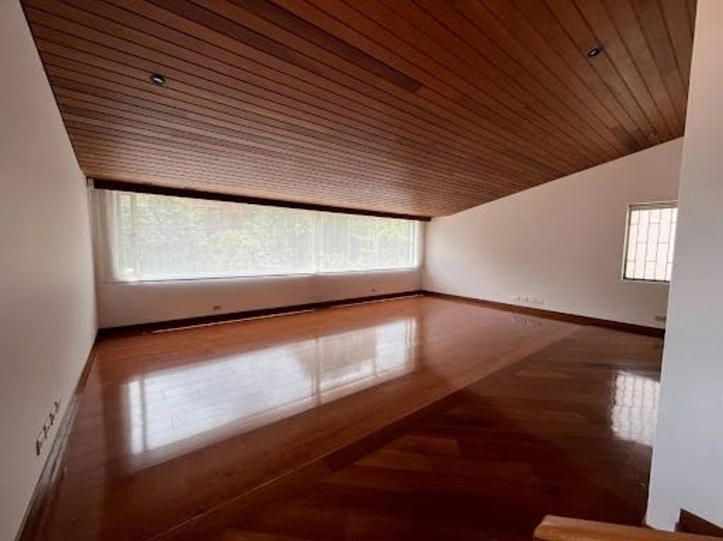 Casa de 4 alcobas en venta en Santa Barbara Alta, Bogotá, 414 m² · foto 14 de 20