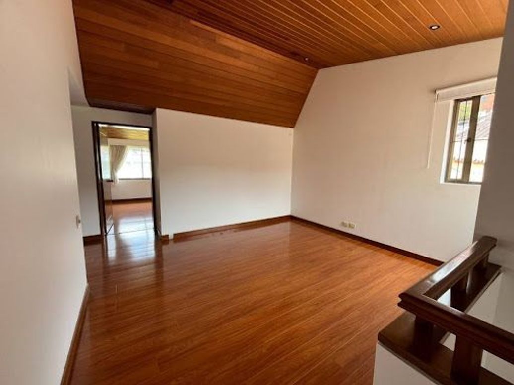 Casa de 4 alcobas en venta en Santa Barbara Alta, Bogotá, 414 m² · foto 18 de 20