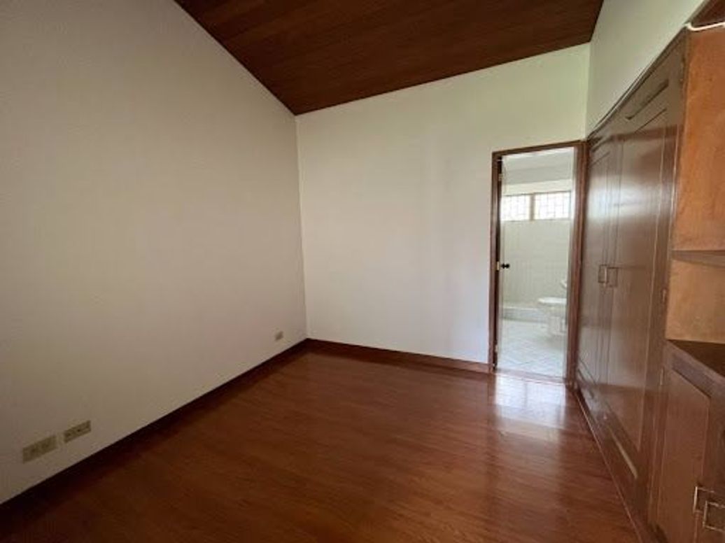 Casa de 4 alcobas en venta en Santa Barbara Alta, Bogotá, 414 m² · foto 10 de 20