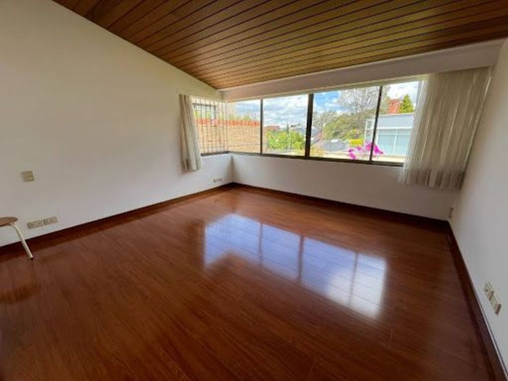 Casa de 4 alcobas en venta en Santa Barbara Alta, Bogotá, 414 m² · foto 8 de 20