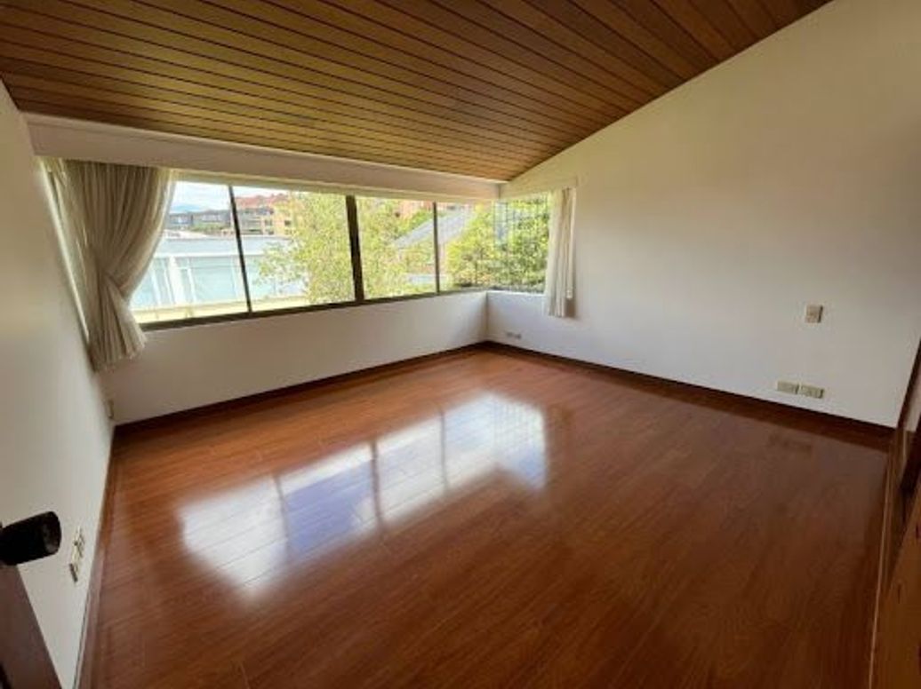Casa de 4 alcobas en venta en Santa Barbara Alta, Bogotá, 414 m² · foto 7 de 20