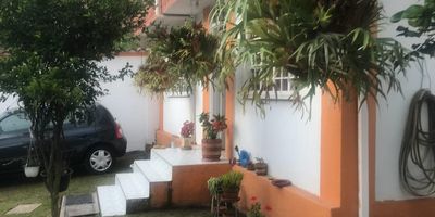 Fusagasugá vendo directamente miniquinta perímetro urbano casa 4 habitaciones, 3 baños, sala comedor, cocina. Ver fotos.