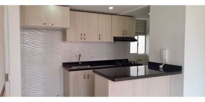 Arriendo Apartamento al sur de Cali, en ciudad meléndez Conjunto Residencial Magenta B, en $1.380.000 incluida la administración, el conjunto cuenta con ascensor, vigilancia las 24 horas, piscina para niños y adultos, juegos infantiles, salón social y parqueadero comunitario.

El apartamento consta de sala comedor con balcón, cocina integral con estufa incorporada y extractor de olores, barra tipo americana, baño social, área de estudio, dos alcobas con closet, la principal con aire acondicionado y baño, zona de oficios y calentador de agua.

Requisitos: NO tener reporte en data crédito y tener ingresos por el doble del canon (titular y codeudor) si cumple con los requisitos comuníquese por favor al 3112612246-  3184445096
