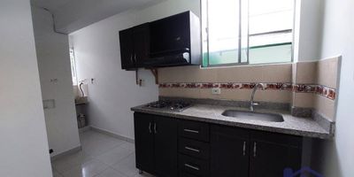 Se arrienda cómodo apartamento de segundo piso en el barrio Manchester, al lado del hotel Manchester, muy cerca de la estación del metro Bello, cuenta con 2 habitaciones, 1 baño, 1 closet, cocina semi integral, zona de ropas, sala comedor. Los servicios públicos están incluidos (agua, energía y gas).Agenda tu visita sin ningún costo. Estudio GRATIS.
Código 61307