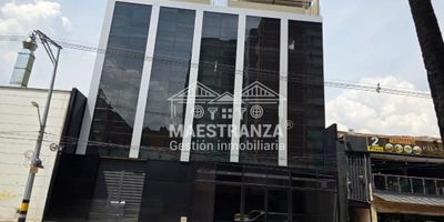 Descubre esta impresionante  edificio de 4 pisos, ubicada en una zona privilegiada de la ciudad. Con una extensión de 3000 metros cuadrados, su diseño moderno y funcional lo convierte en una bodega para de actividad de servicio comercial. Cuenta con energía trifásica, alta mixtura, escalas y pisos con la norma para la salud, tiene todas las normas para los dos ascensores que se requieren y se entrega con uno de estos listo.

 No pierdas la oportunidad de adquirir esta propiedad única que se adapta a tus necesidades. ¡Contáctanos para más información!