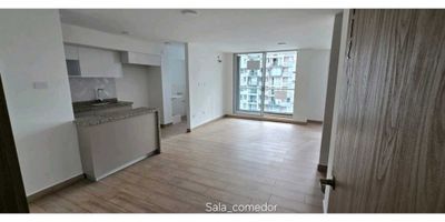 Apartamento en Arriendo – Villa Campestre, BarranquillaModerno apartamento de 70 m² ubicado en un conjunto residencial con completas zonas sociales y excelente ubicación.Características del inmueble:Área: 70 m²2 habitaciones2 bañosParqueadero asignadoEstrato 4Amenidades del conjunto:PiscinaGimnasioSalón de eventosCineParque infantilParque para perrosSaunaHorno para pizzaSalón de clases para niñosUbicado en Villa Campestre, sector de alta valorización con cercanía a colegios, universidades y centros comerciales. Ideal para disfrutar de un entorno tranquilo y familiar.