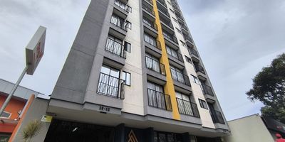 Se vende apartamento en el Barrio Alarcón
Área: 47.76mts 

Disfruta de un hogar cómodo, moderno y con excelente ubicación: Sala–comedor amplia con balcón y vista exterior, Cocina integral, 2 habitaciones con clósets, 2 baños completos, Zona de ropas, Espacios iluminados y bien distribuidos

Full zona social: parque infantil, gimnasio, sauna, turco, salón social, salón de juegos infantiles, jacuzzi y vigilancia 24 horas.

¡Agenda tu cita gratis y no dejes pasar esta gran oportunidad de inversión o vivienda! Cod: 3