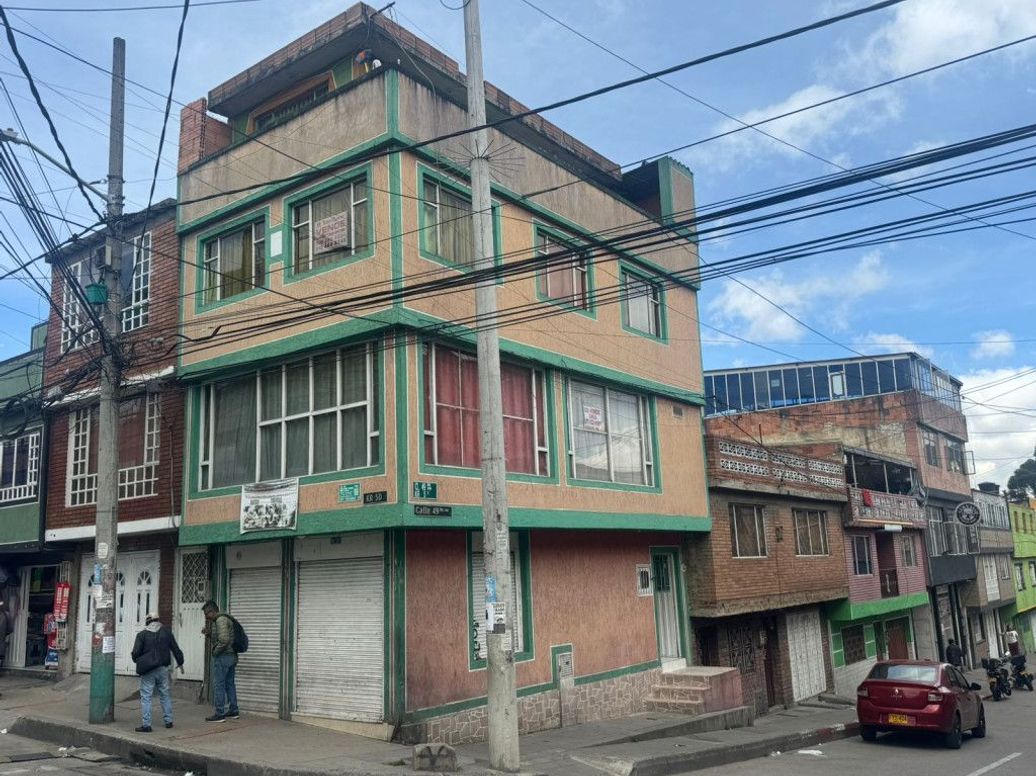 Casa de 5 alcobas en venta en San Agustín, Bogotá, 200 m² · foto 5 de 12